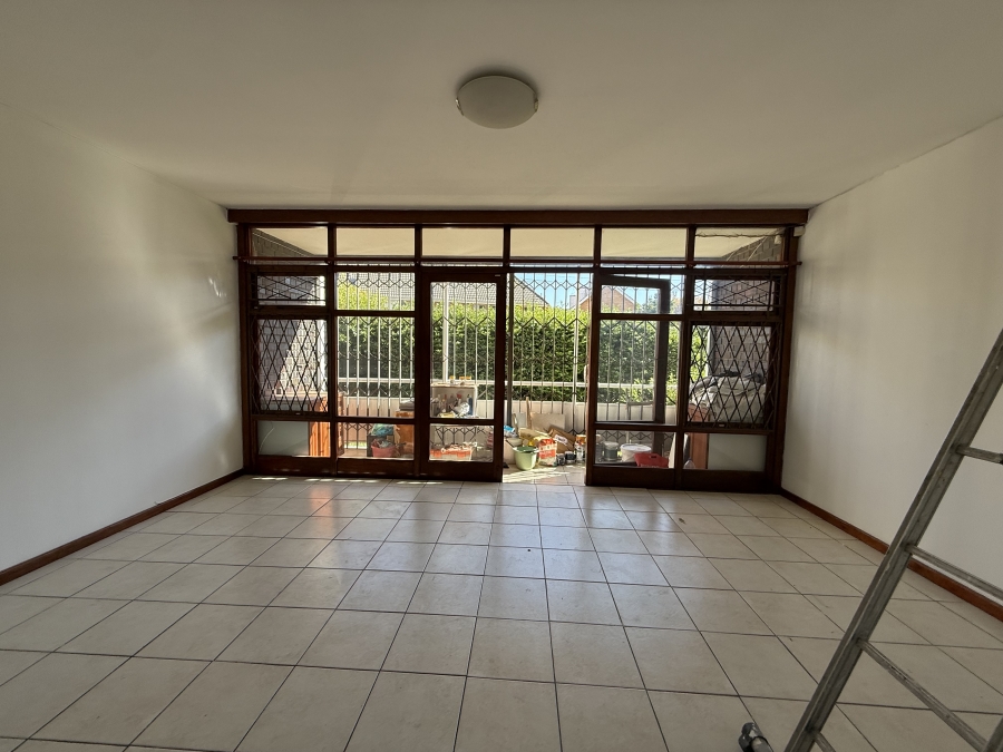 To Let 1 Bedroom Property for Rent in Rondebosch Western Cape